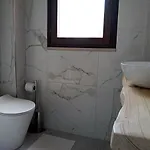Tra Mare E Montagna - Sauna E Piscina Guest house