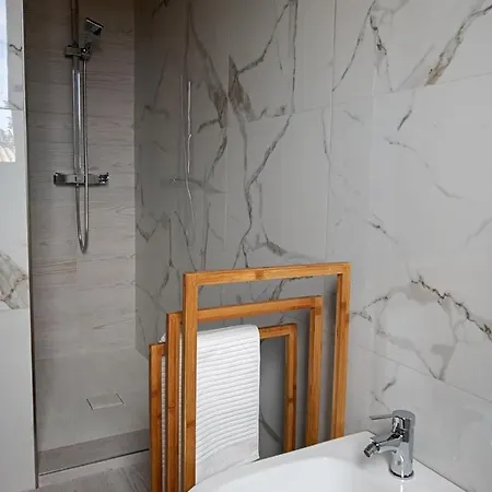 Tra Mare E Montagna - Sauna E Piscina