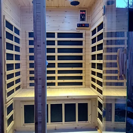 Tra Mare E Montagna - Sauna E Piscina Guest house *