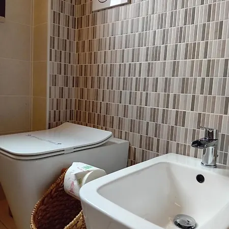 Πανσιόν Tra Mare E Montagna - Sauna E Piscina