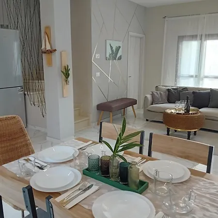 Tra Mare E Montagna - Sauna E Piscina Guest house *