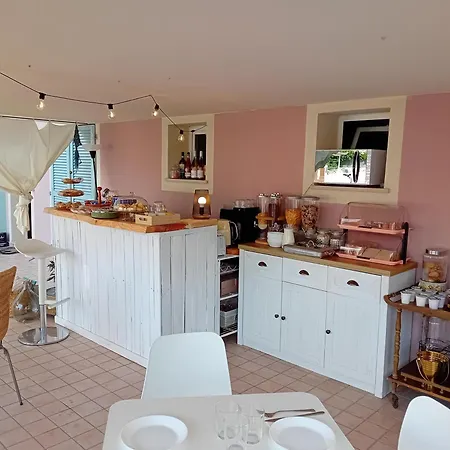 Tra Mare E Montagna - Sauna E Piscina Guest house *