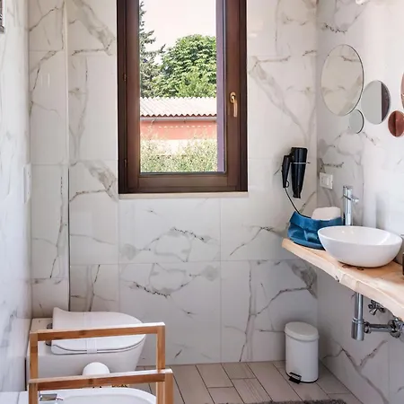 Guest house Tra Mare E Montagna - Sauna E Piscina 4*